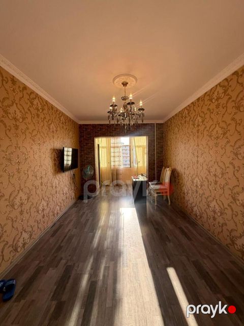 Satılır 3 otaqlı köhnə tikili 88 m²