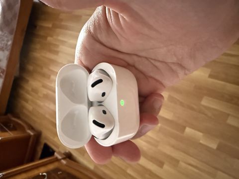 Apple AirPods 4 (standart) qulaqlıq