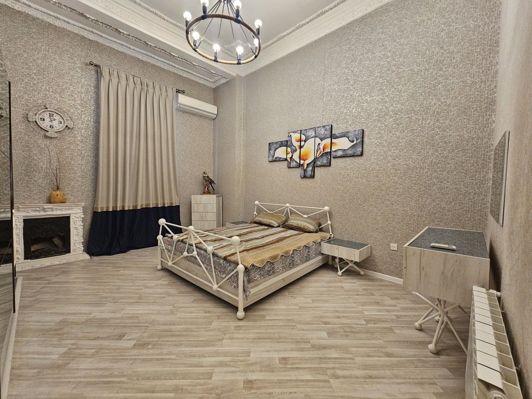 İcarəyə verilir 2 otaqlı köhnə tikili 102 m² — Mənzil, Bakı (2)