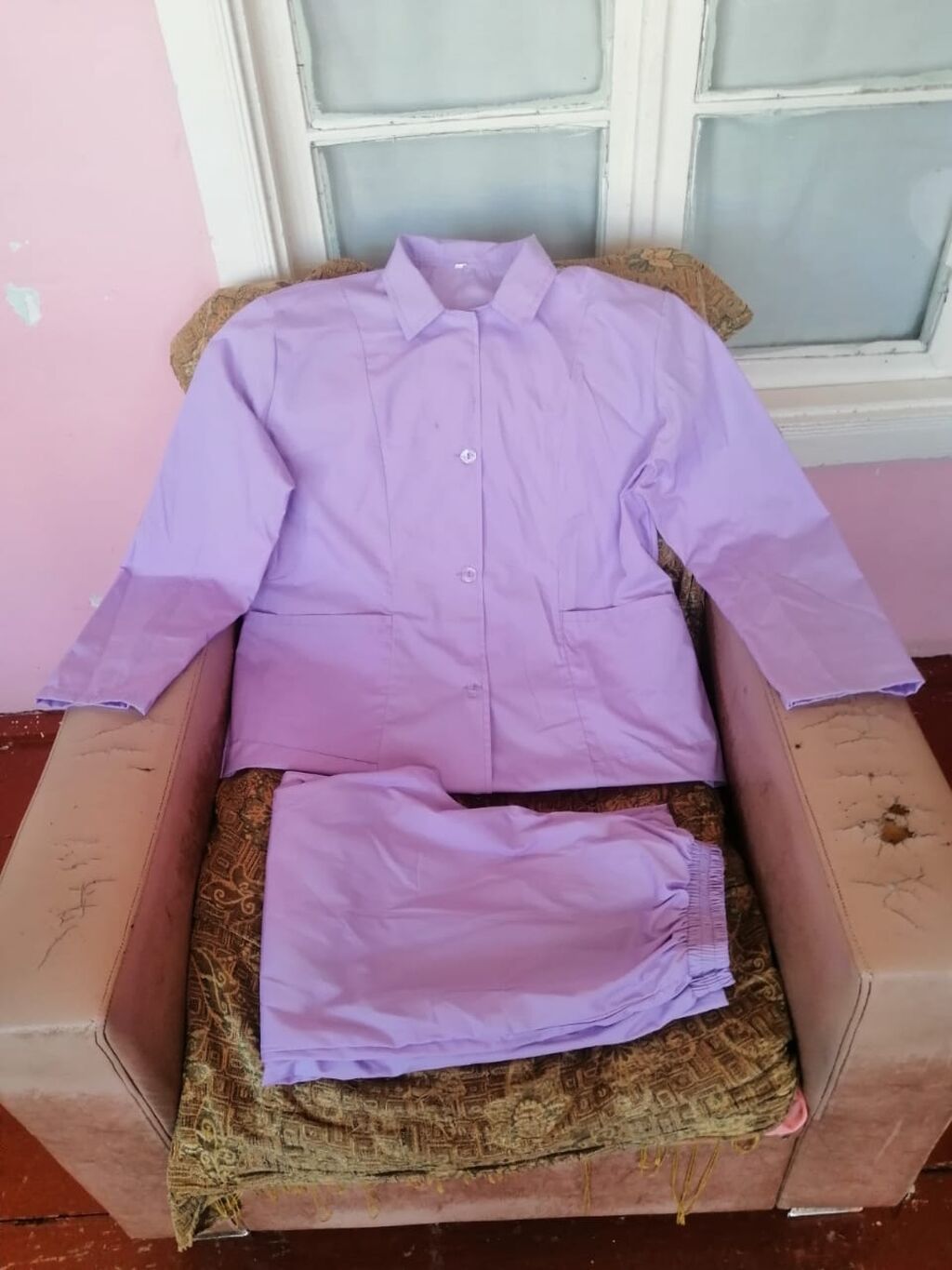 Kişi və qadınlar üçün tibbi və xadimə geyim dəstləri