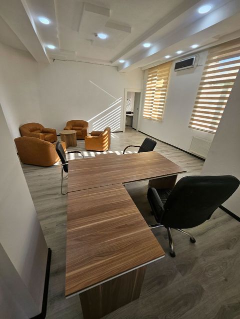 Caspıan plazanın yaxınlıgında Team Plazada 2 otaqlı 85 kavadratlıq