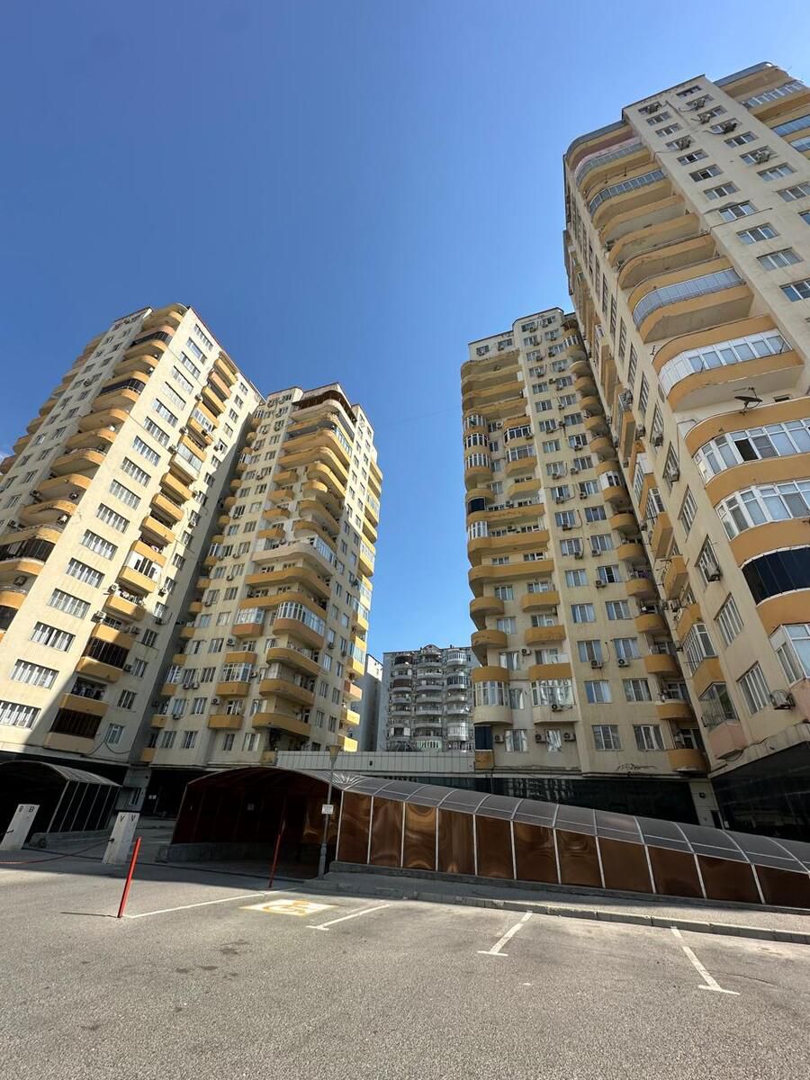 Satılır 2 otaqlı yeni tikili 70 m² — Mənzil, Bakı