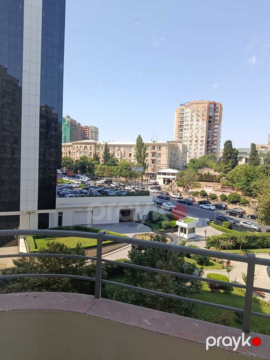 Satılır 4 otaqlı köhnə tikili 190 m² — Mənzil, Bakı (7)
