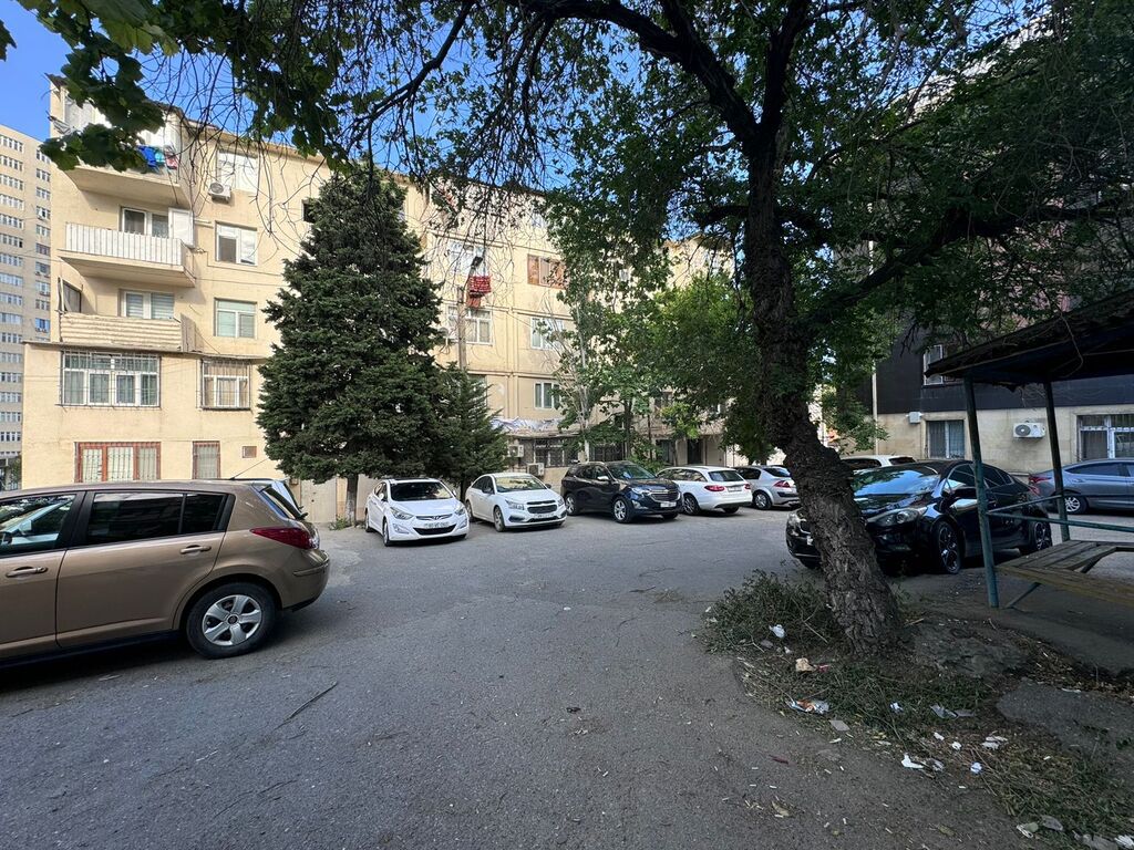 Satılır 3 otaqlı köhnə tikili 70 m² — Bakı