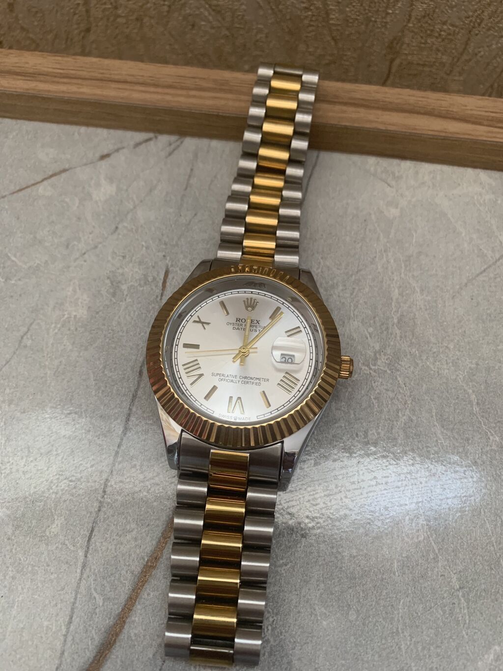 Salam rolex markasindan olan qol saati satiram, az islenib tezeden — Qol saatları, Masazır