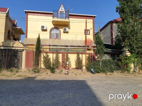İcarəyə verilir 5 otaqlı həyət evi/bağ evi 200 m²