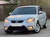 Kia Rio, 1.5 L, 2010 il, 267 000 km — Авто