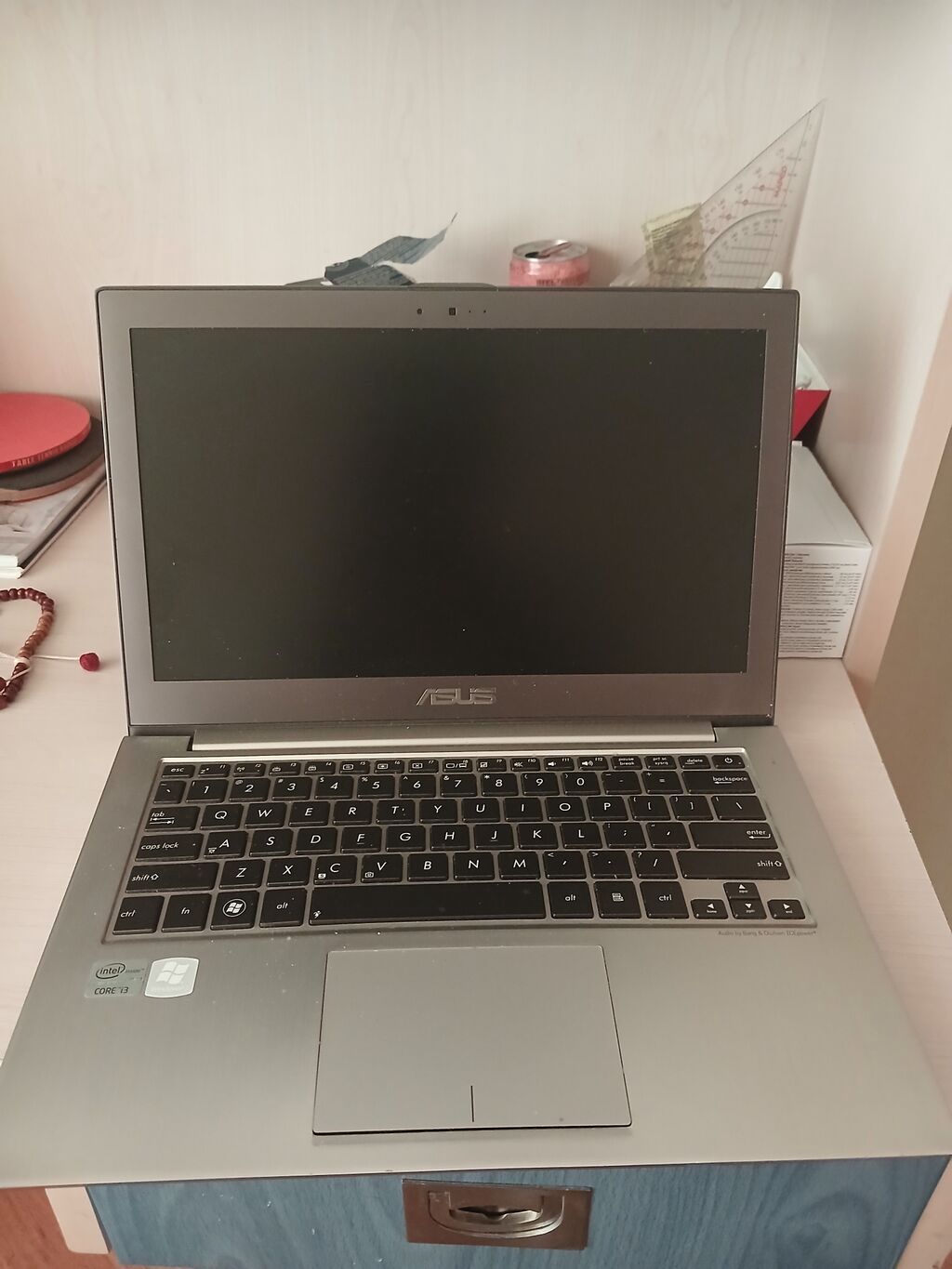 ASUS Ultrabook i3 noutbuk — batareya dəyişilməsi lazım — Asus, Bakı