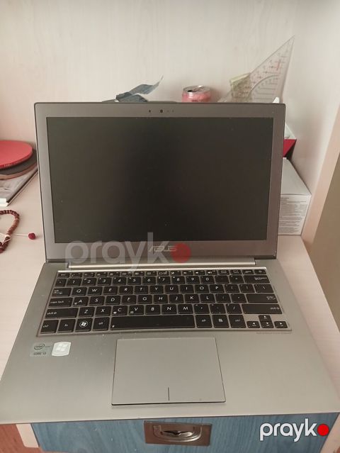 ASUS Ultrabook i3 noutbuk — batareya dəyişilməsi lazım — Bakı