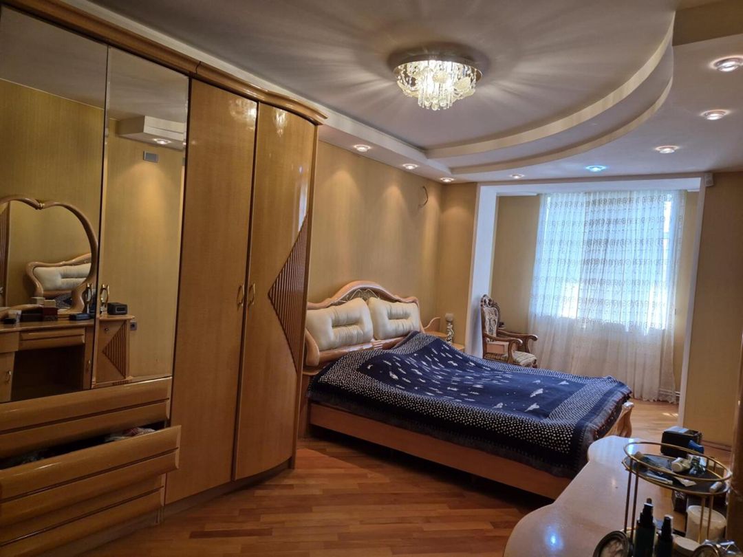 Satılır 4 otaqlı köhnə tikili 120 m² — Mənzil, Bakı (8)