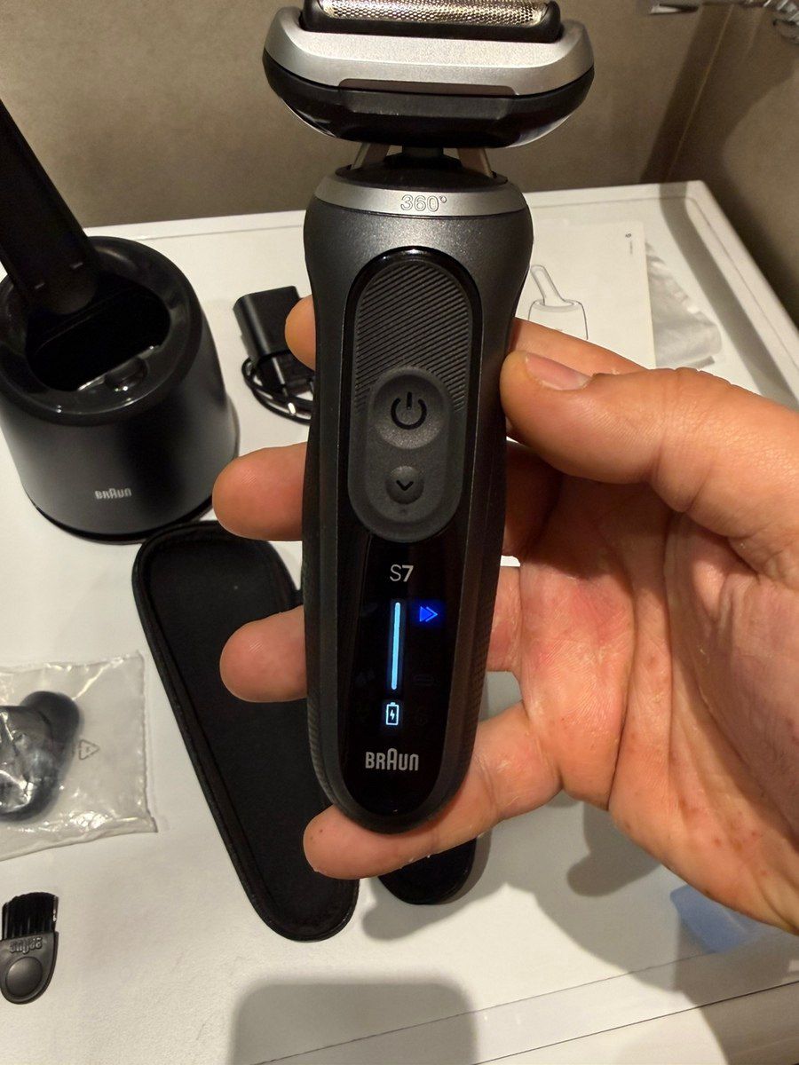 Braun Series 7 Clean & Charge — Şəxsi əşyalar, Bakı (4)