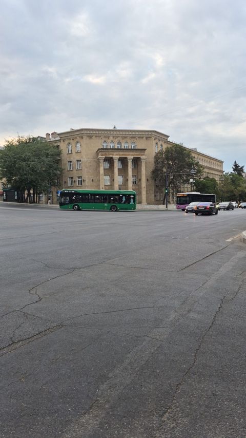 Nizami Metrosuna 7_8 deqiqeliy mesafede Merkezi parkin yaxinliginda 1