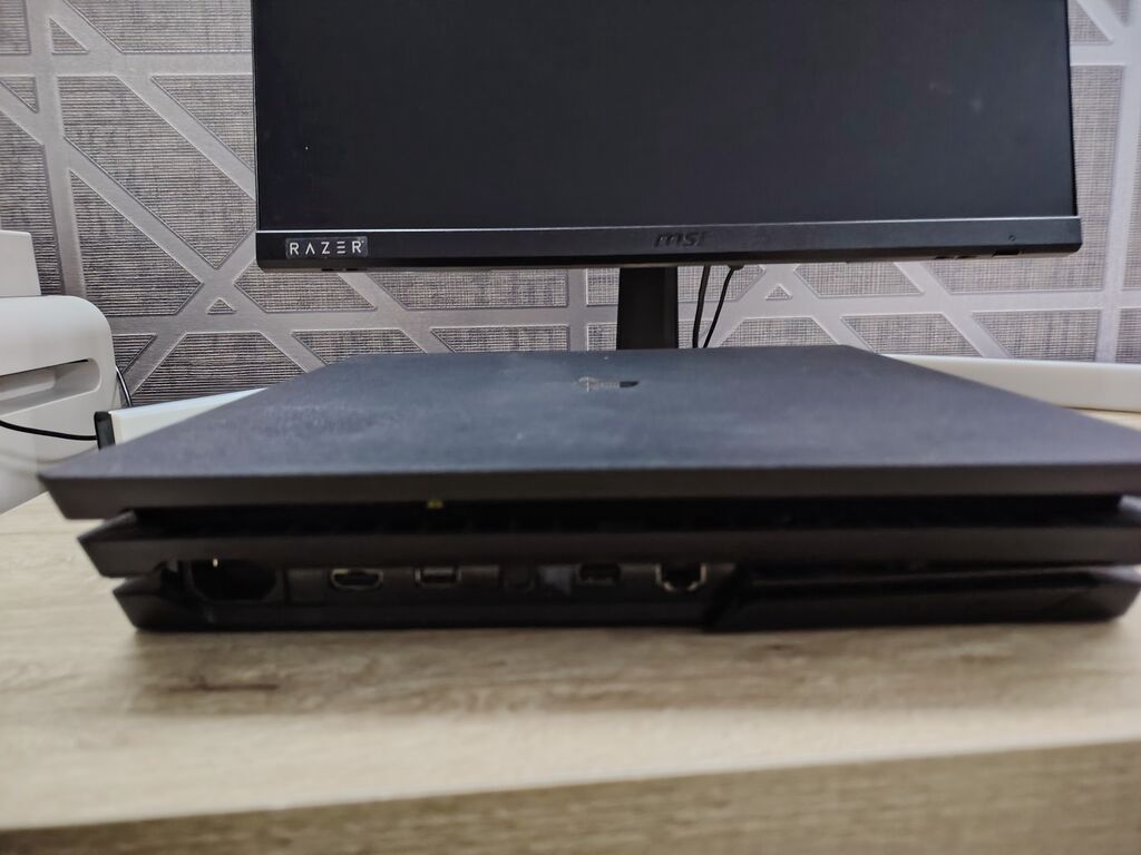 PlayStation 4 pro 1 tb gara yaxşı vəziyyətdə — Elektronika, Bakı (3)
