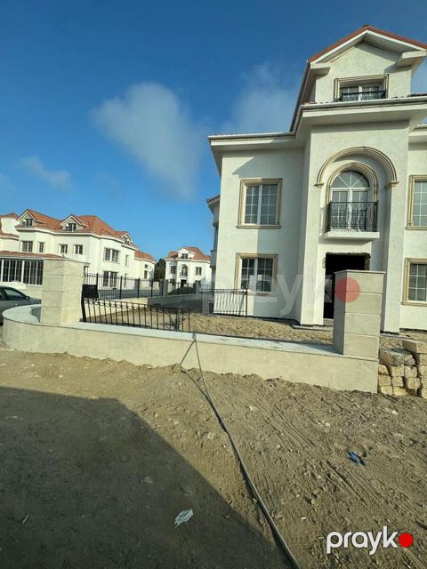 Satılır 6 otaqlı həyət evi/bağ evi 400 m²