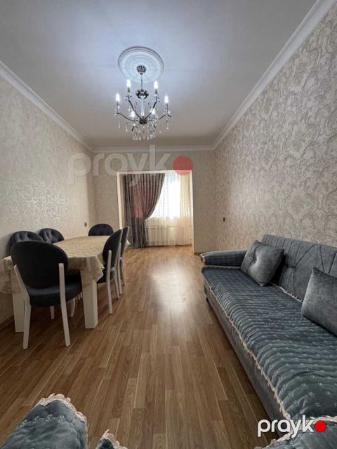 Satılır 3 otaqlı köhnə tikili 90 m²