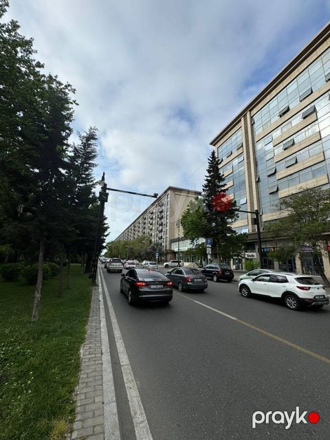 Satılır 2 otaqlı köhnə tikili 65 m²