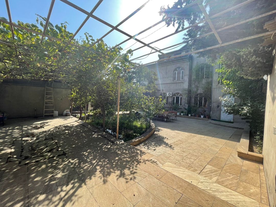 Satılır 5 otaqlı həyət evi/bağ evi 250 m² — Ev, villa, Bakı