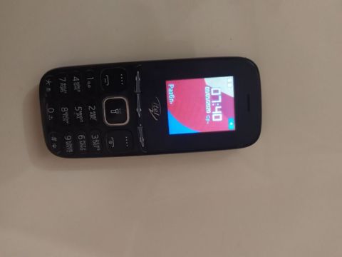 Itel düyməli telefon isləkdir — Zaur