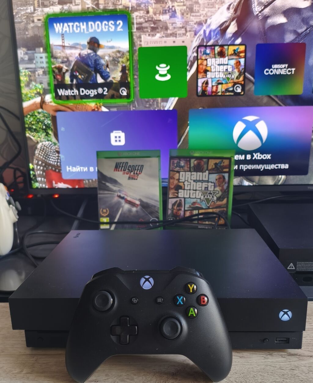 Xbox One X 1tb ideal vəziyyətdədir. Oyunlar verilir GTA5; NFS ; WATCH