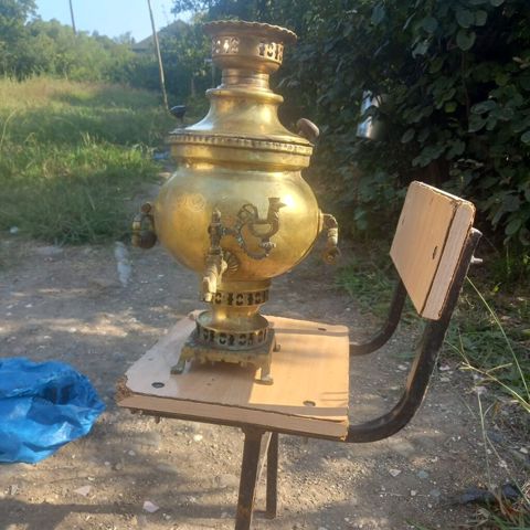 Məhsul: Pirinçdən qədim kömürlü samovar Təsvir: - Material: tam