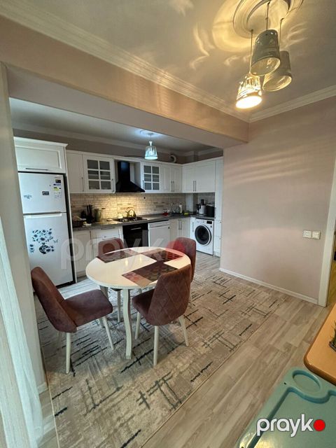 Satılır 3 otaqlı köhnə tikili 90 m²