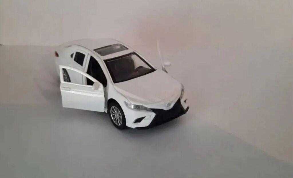 Maqnitli soundlu metal model avtomobil – sedan tipli, ağ rəng. - — Oyuncaqlar, Bakı (3)