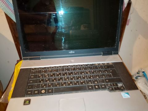 Fujitsu ESPRIMO Mobile V6555 noutbuk Texniki məlumatlar: - Model