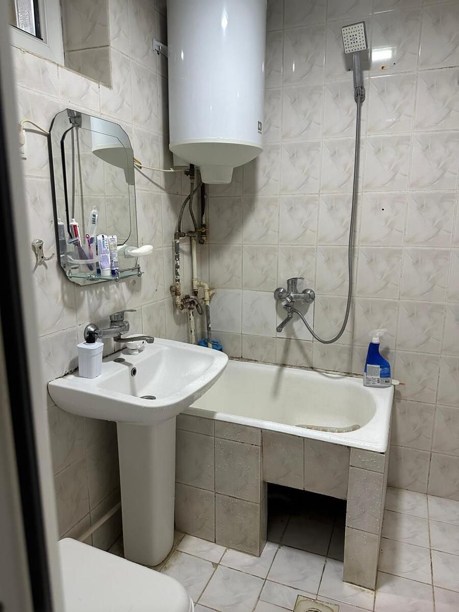 Satılır 2 otaqlı köhnə tikili 65 m² — Mənzil, Bakı (5)