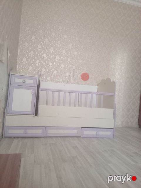 Uşaq çarpayısı və komod-birleşik beşik sistemi - Rəng: krem və