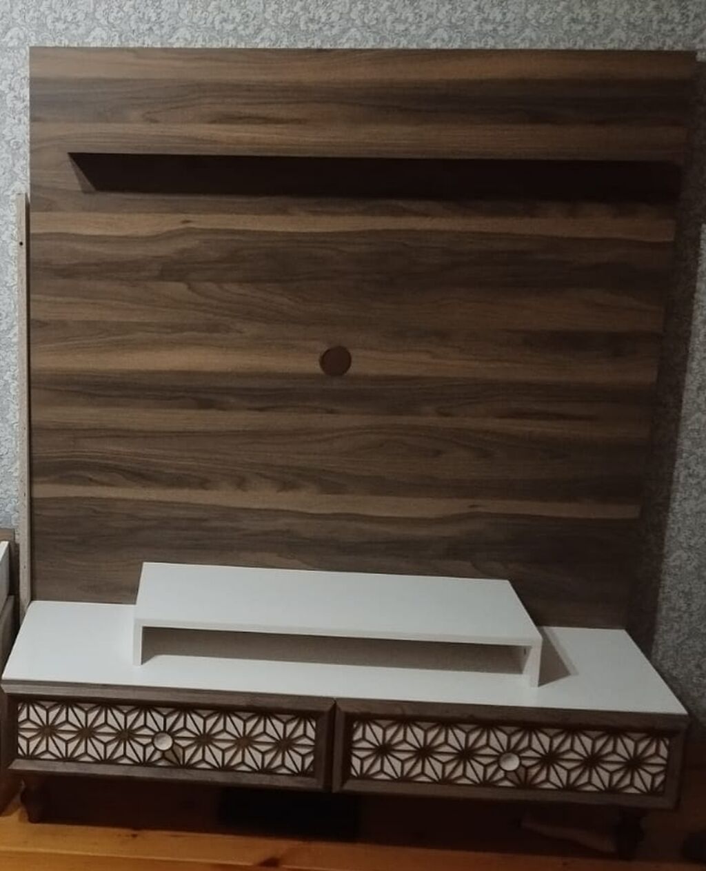 Qonaq otağı üçün komplekt mebel dəsti Tərkib: - TV stendi: Taxta — Qonaq otağı üçün, Mingəçevir