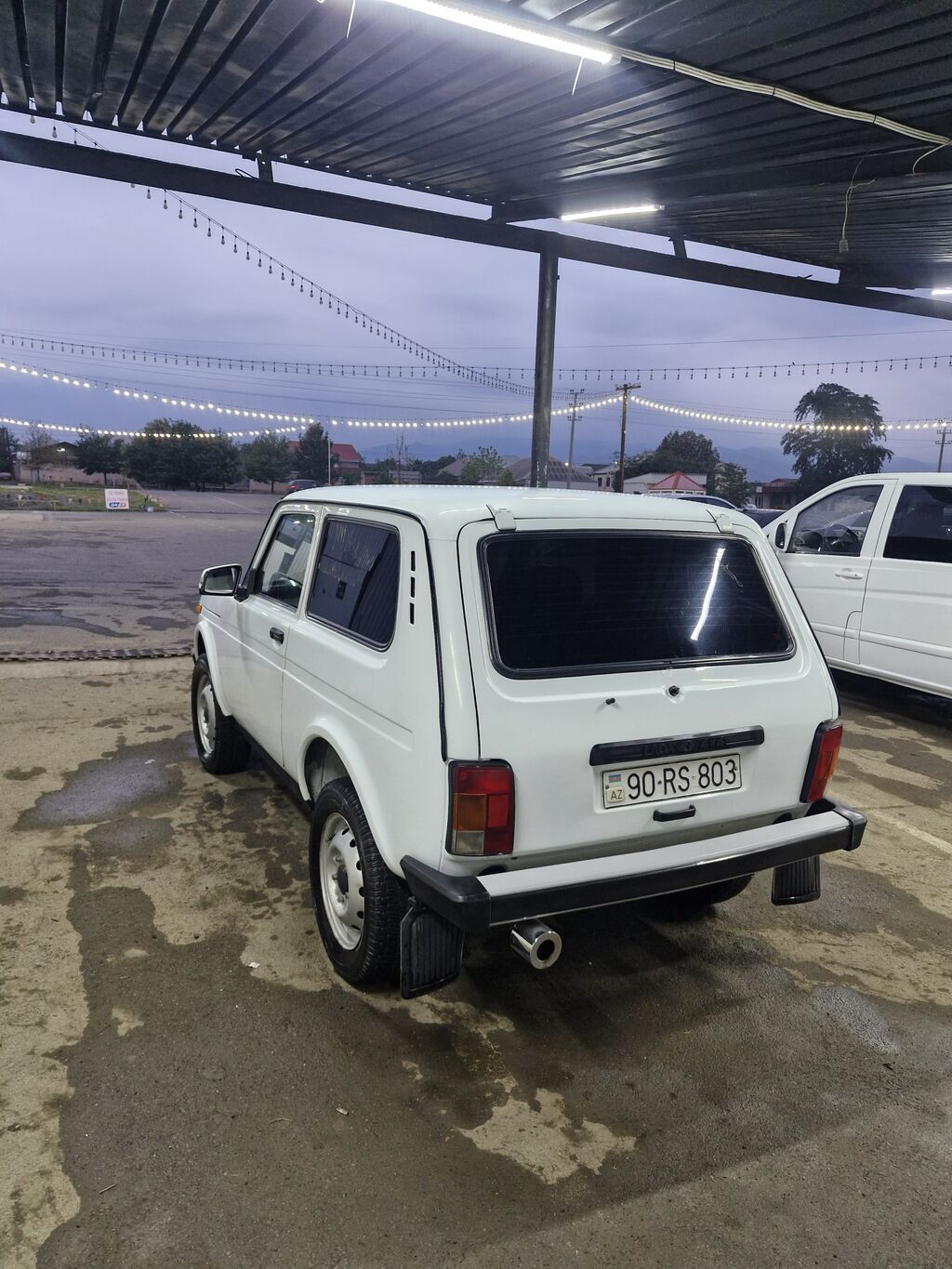 LADA Niva ağ rəngdə! (Satılmır! Yalnız barter olunur!!) maşının tək