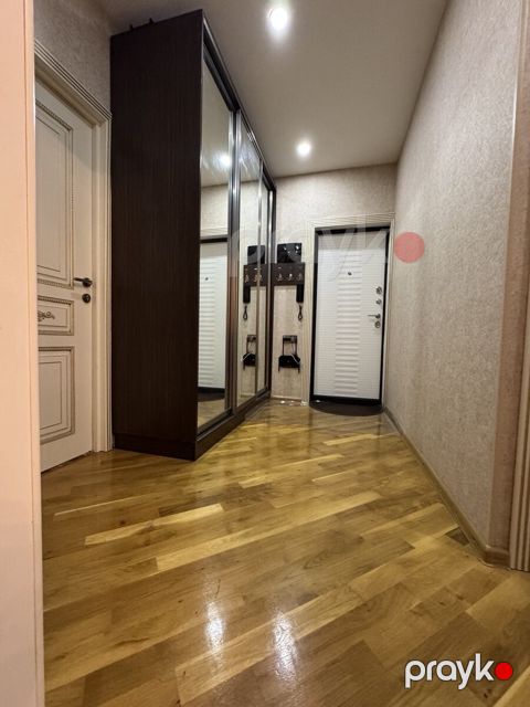 Satılır 3 otaqlı köhnə tikili 100 m²