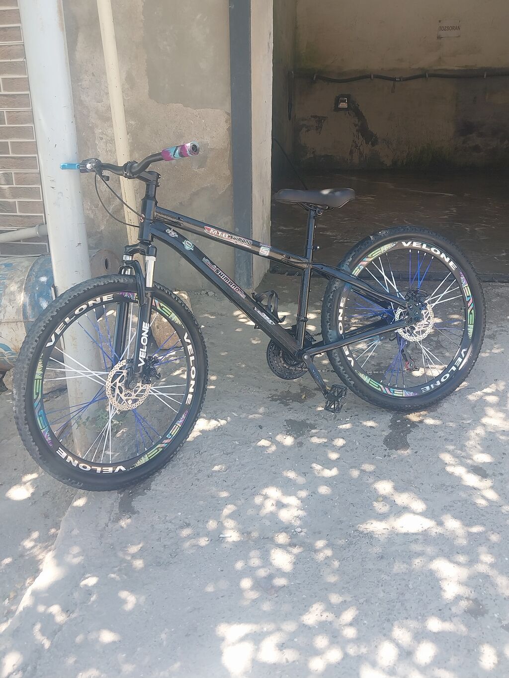 Dağ velosipedi – 26” təkərlər, disk əyləclər, amortizatorlu ön vilka — Dağ velosipedləri, Güzdək