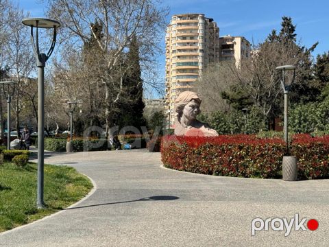 Satılır 2 otaqlı köhnə tikili 70 m² — Bakı
