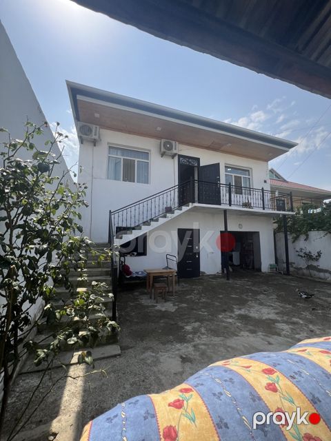 Satılır 8 otaqlı həyət evi/bağ evi 320 m²
