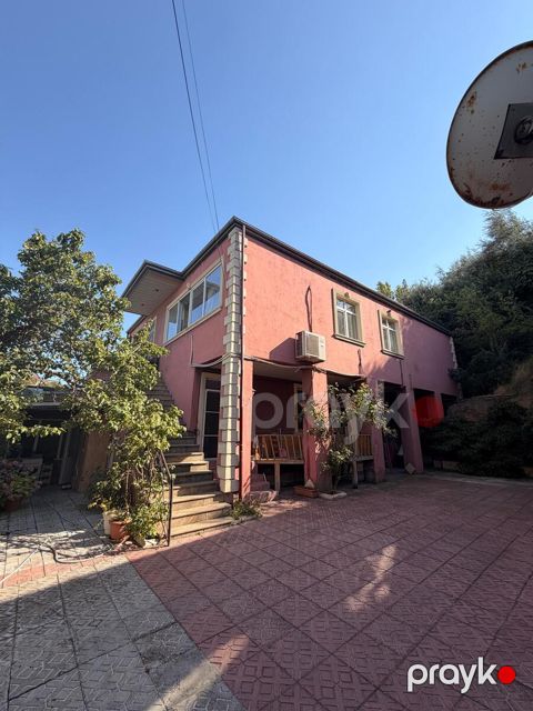 Satılır 8 otaqlı həyət evi/bağ evi 250 m²