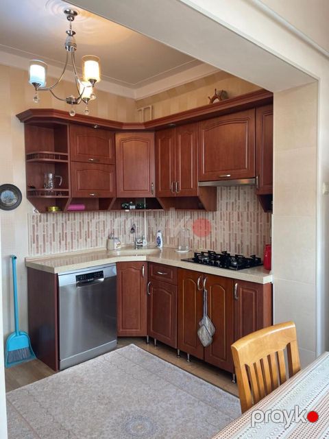 Satılır 3 otaqlı köhnə tikili 80 m²