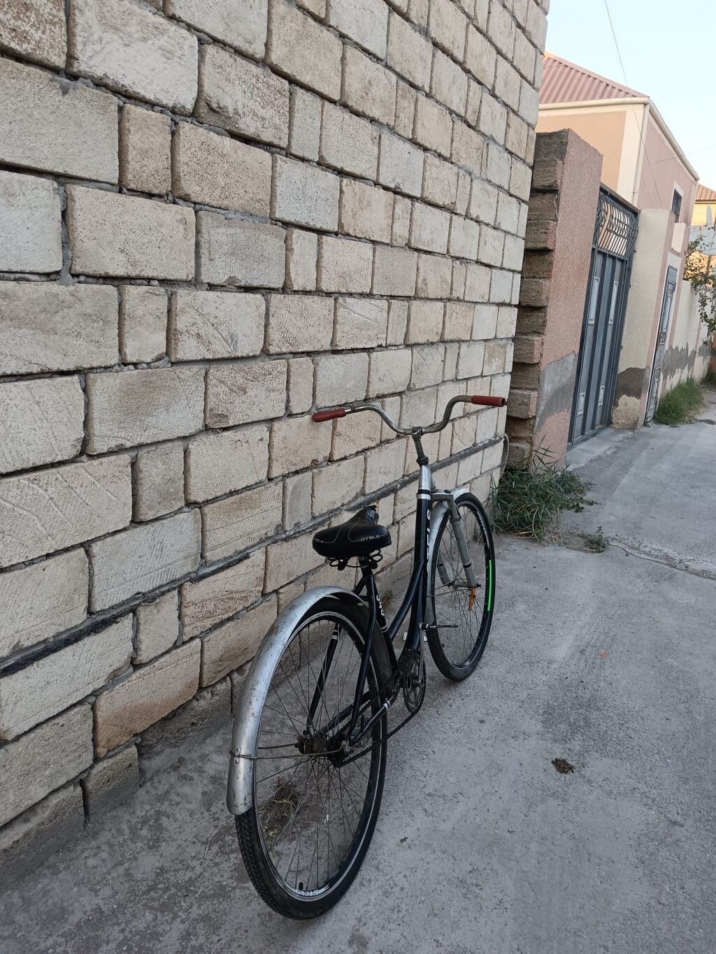 2 problemi var sağ pedali yoxdur birdeki oturacagi bağlayan demiri — Velosipedlər, Bakı (2)
