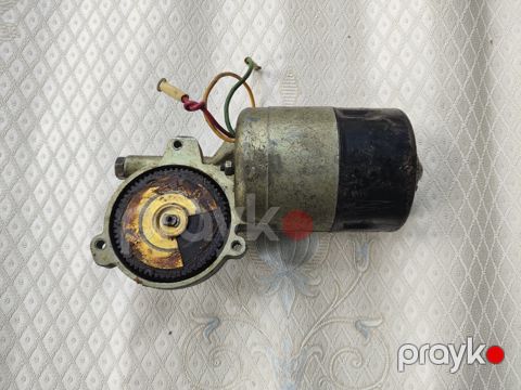 GAZ 21 şüşə silən mühərriki