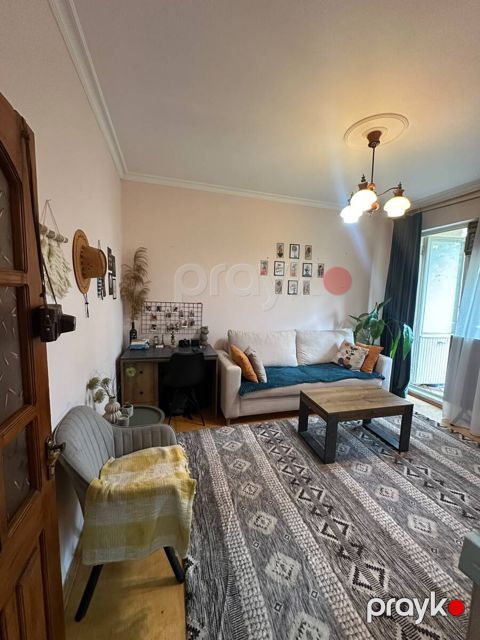 Satılır 2 otaqlı köhnə tikili 45 m²