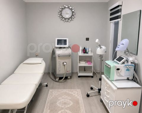 Salon ücün hazir biznes satilir. Her sey daxil Cemi 5000 azn Unvan — Bakı