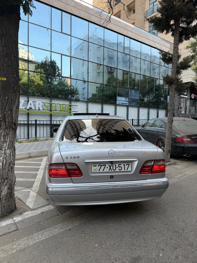 Mercedes E 240, 2.6 L, 2001 il, 326 145 km — Avtomobillər, Bakı (4)