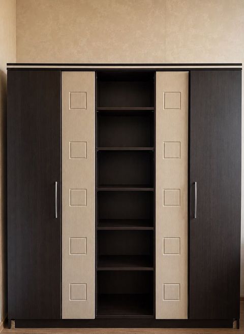 4 qapılı şkaf — 210 × 180 × 55 sm