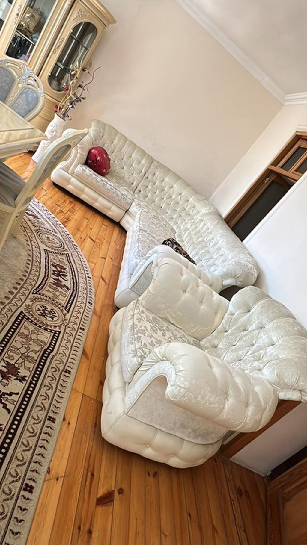 Klassik üslubda dəst mebel - Yumşaq mebel: iri L formalı künc divan — Mebel, Bakı
