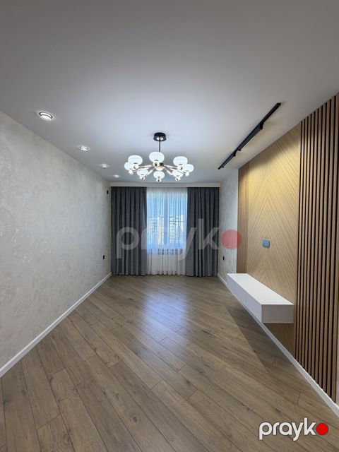 Satılır 3 otaqlı köhnə tikili 70 m²