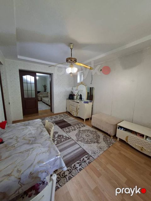 İcarəyə verilir 3 otaqlı köhnə tikili 65 m²