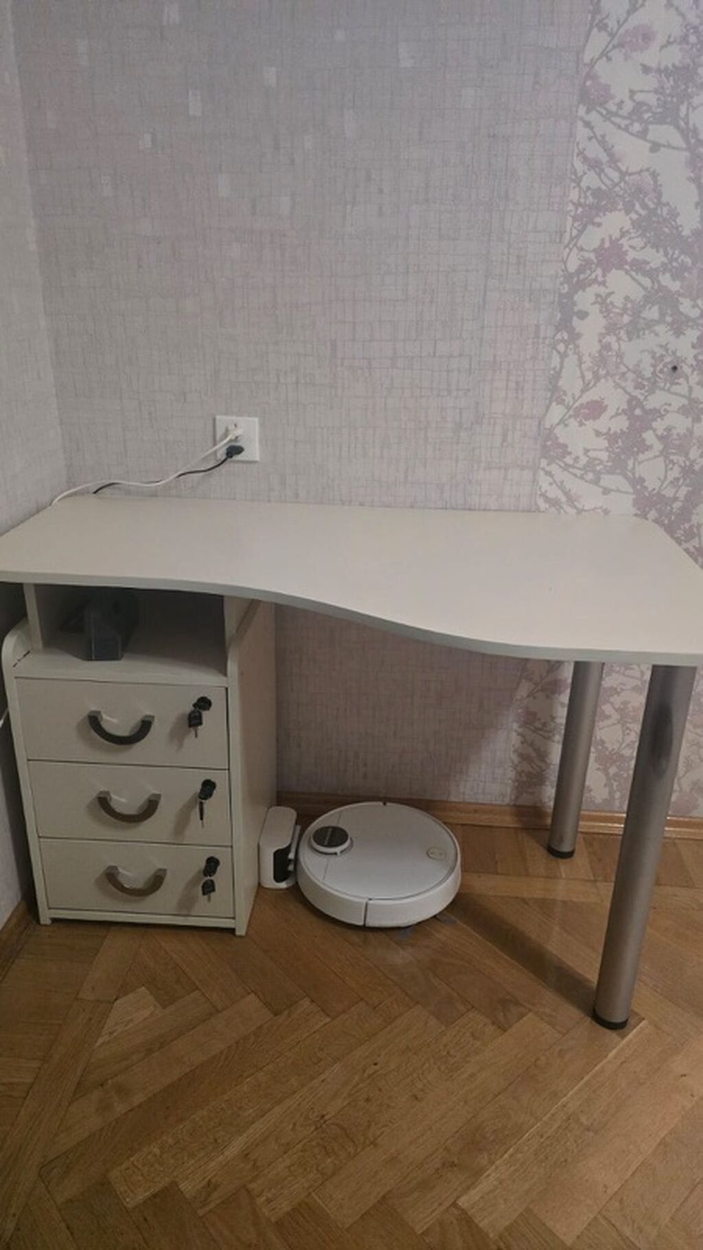 Künc masa, Polkalı, Siyirməli, Sadə laminat — Mebel, Bakı (2)