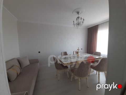 Satılır 5 otaqlı köhnə tikili 100 m²