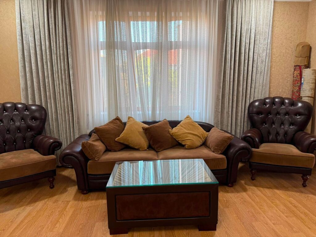 *DIVAN 2KRESLO* Qiymət *400 AZN* ünvan Bilceru Zülfiyyə ZB — Mebel, Bakı
