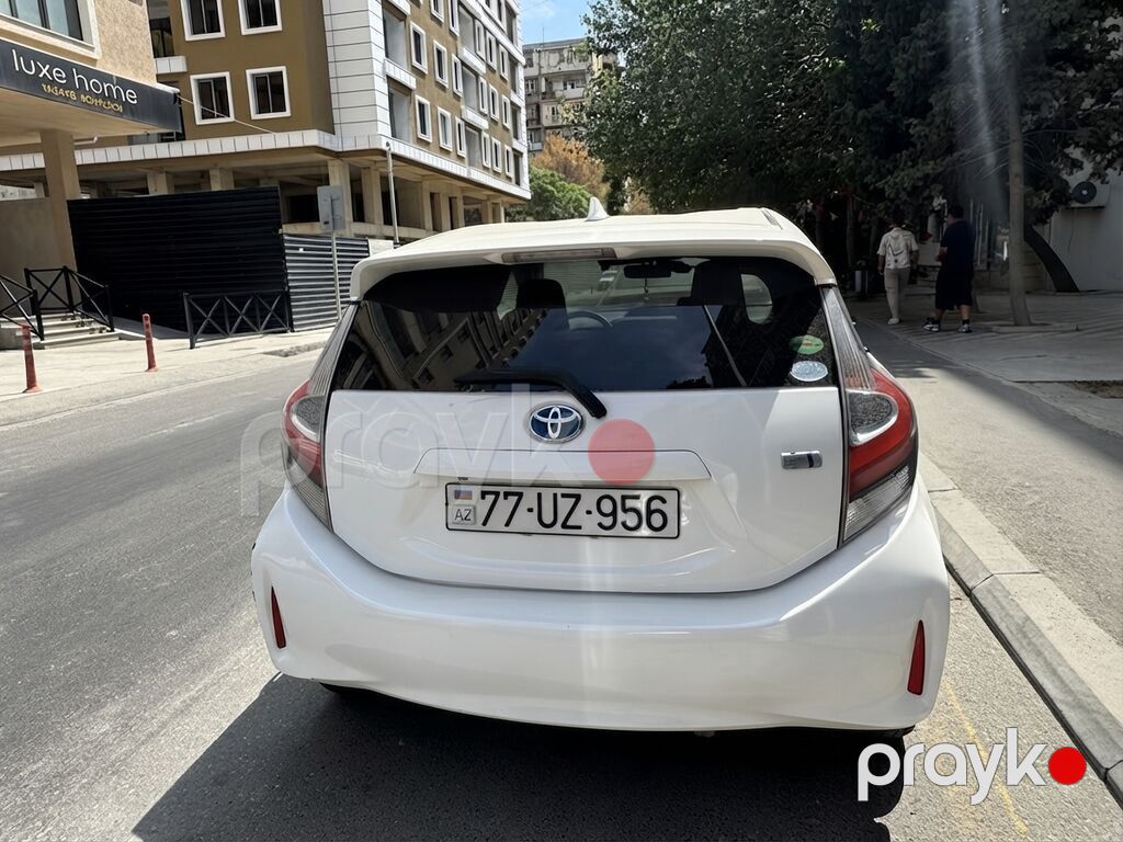 Toyota Aqua: 1.5 l | 2019 il Hetçbek 77-UZ-956 — Avto, Bakı (2)